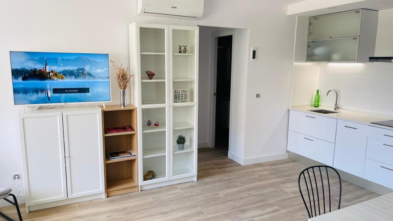 Delux Apartament 살루 외부 사진